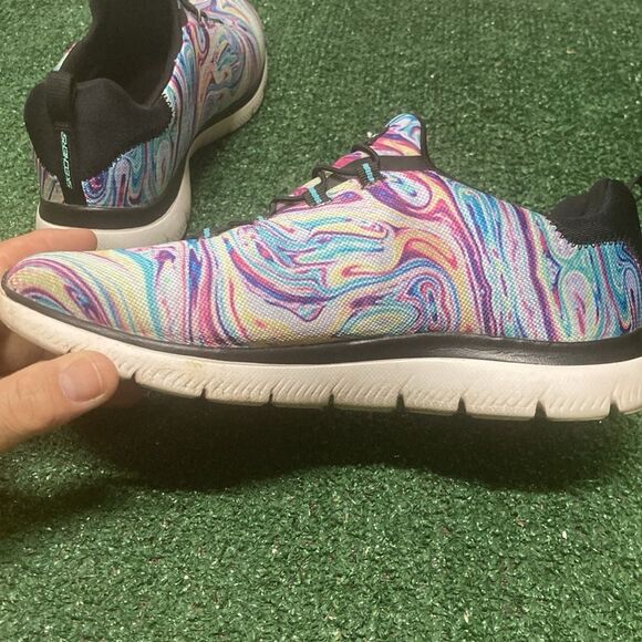 Skechers Swirl Pattern Sneakers women’s size 8.5 wide fit (OKPM-05-032) - Picture 5 of 10